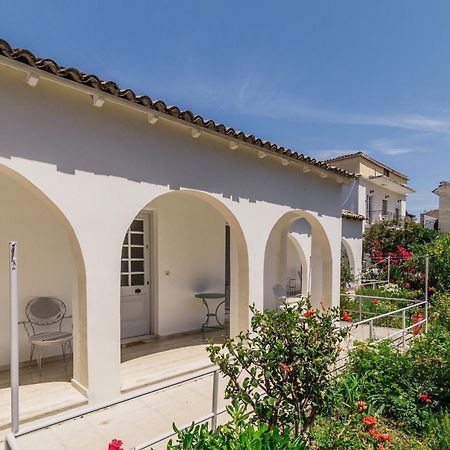 Lena Kassiopi Apartments Bagian luar foto
