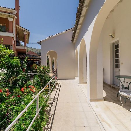 Lena Kassiopi Apartments Bagian luar foto