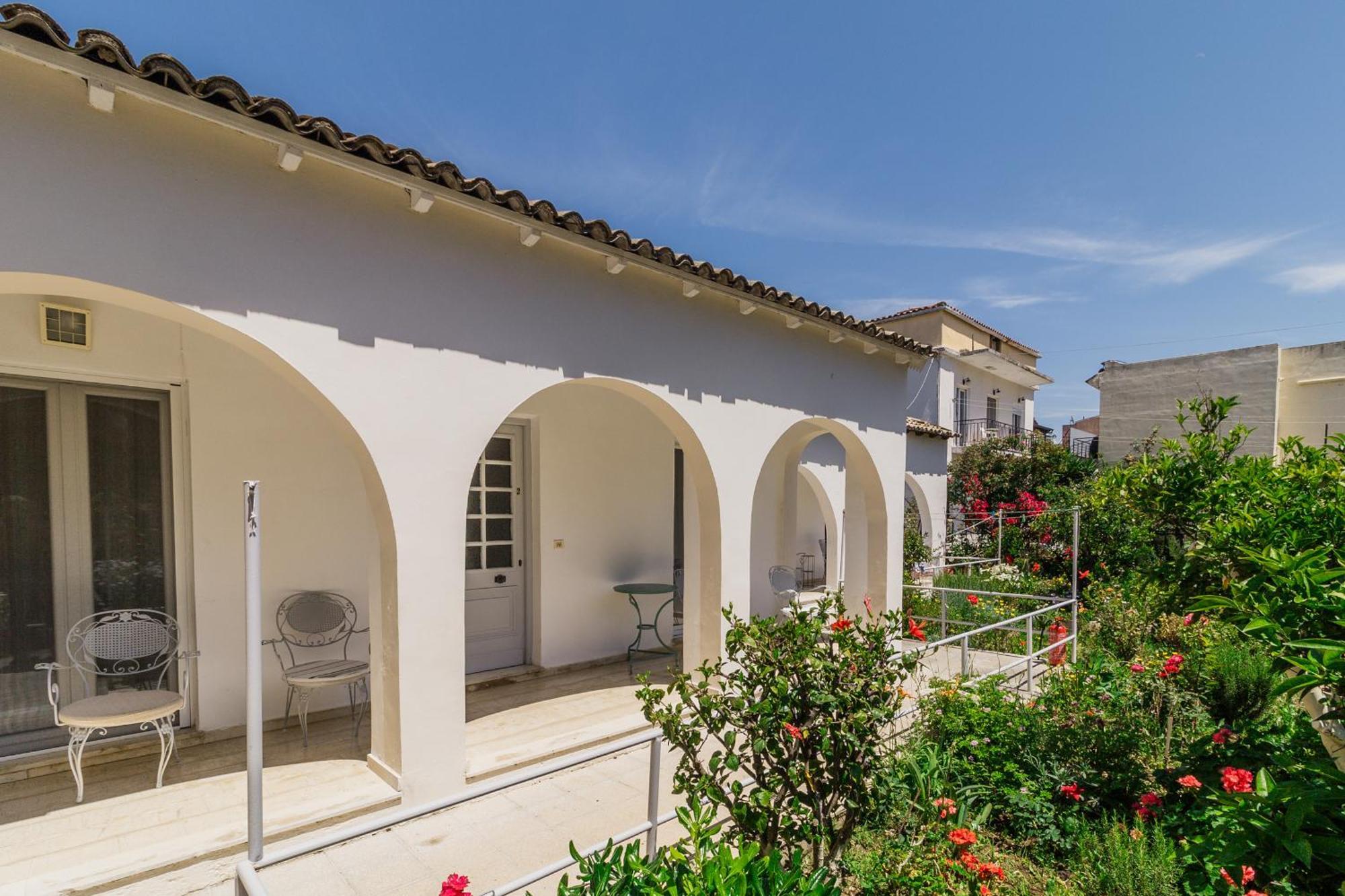 Lena Kassiopi Apartments Bagian luar foto